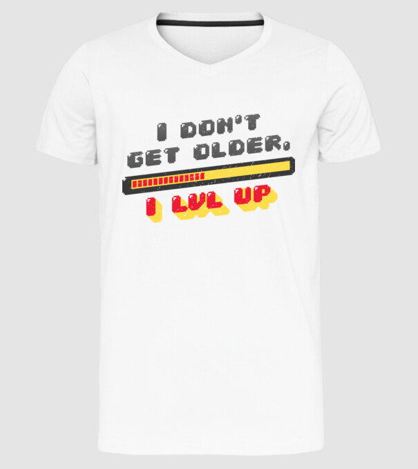 Eu nu îmbătrânesc, trec la nivelul următor Gamer, tricou zi naștere model alb pe tricou