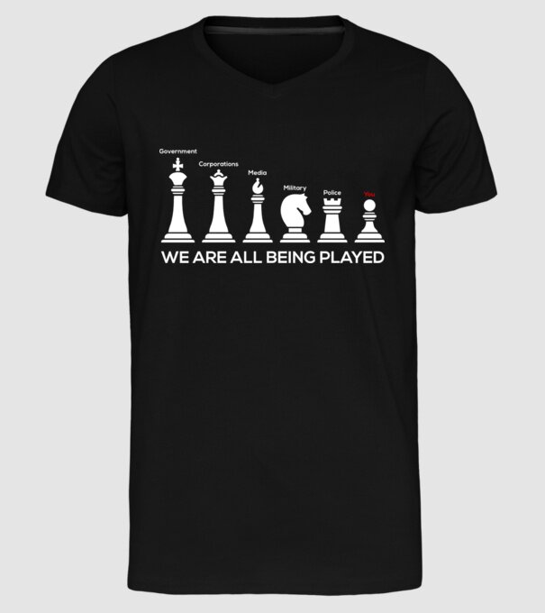 We are all being played model negru pe tricou