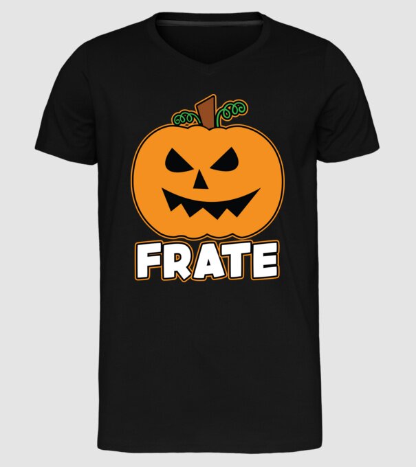 frate model negru pe tricou
