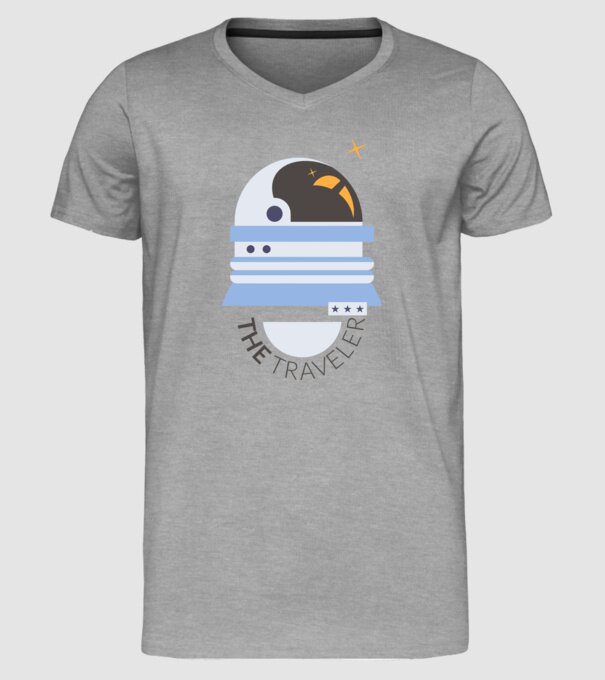 The Traveler model gri pe tricou