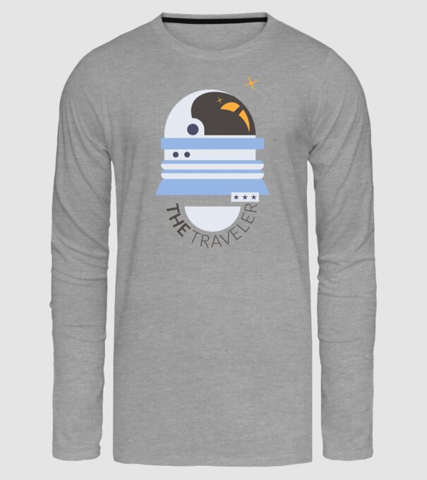 The Traveler model gri pe tricou