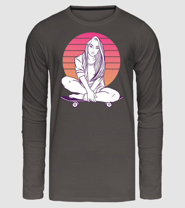 Fată Skateboarder model gri închis pe tricou