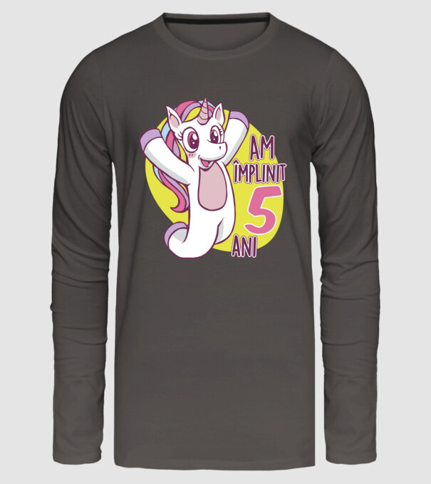 Am împlinit 5 ani model gri închis pe tricou