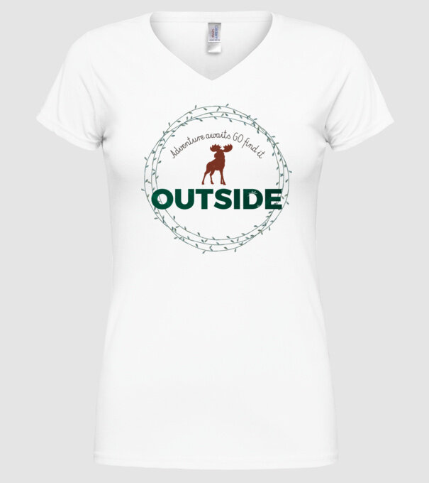 Adventure awaits model alb pe tricou