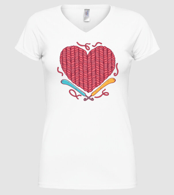 Croșetat inimă model alb pe tricou