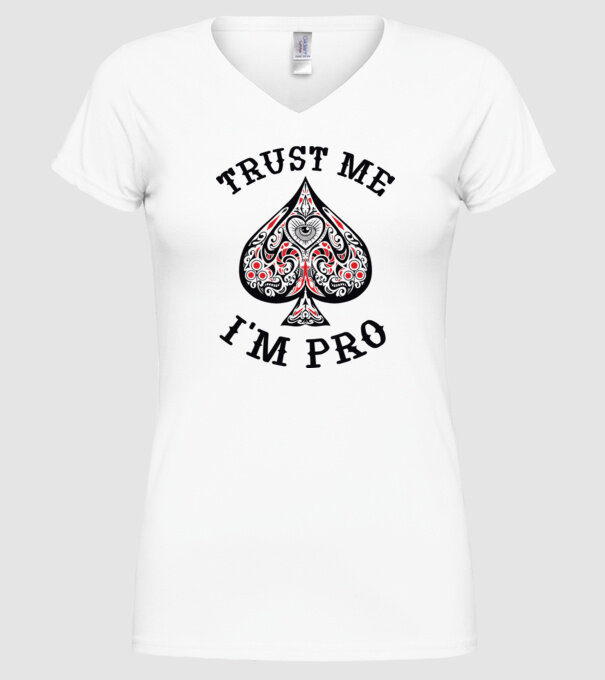 Jucător profesionist de poker model alb pe tricou