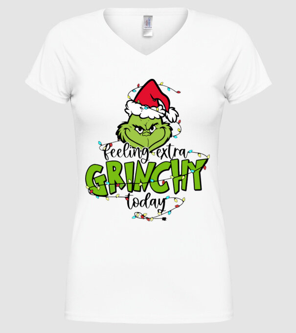 Feeling extra Grinchy today model alb pe tricou