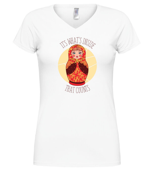  model  pe tricou