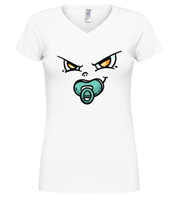  model  pe tricou