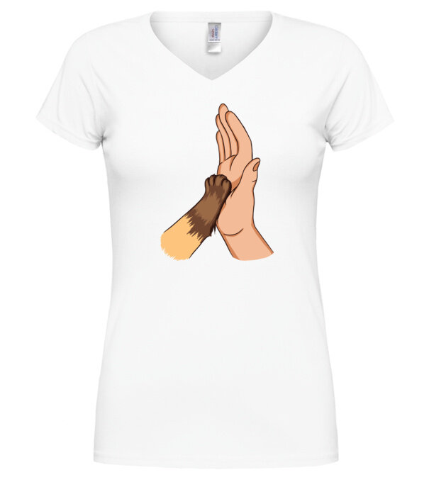  model  pe tricou