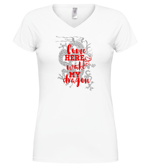 model  pe tricou