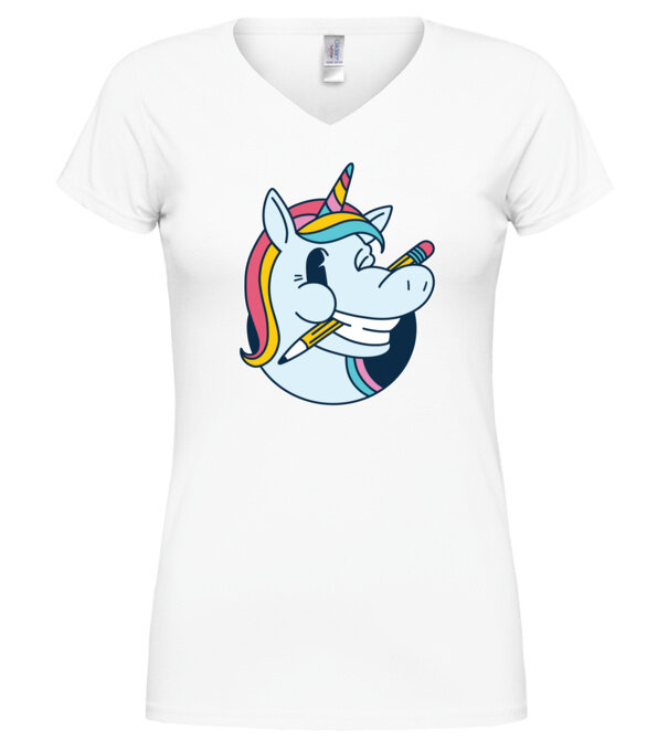  model  pe tricou
