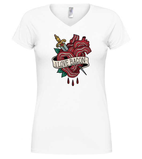  model  pe tricou