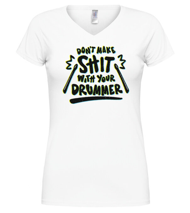  model  pe tricou