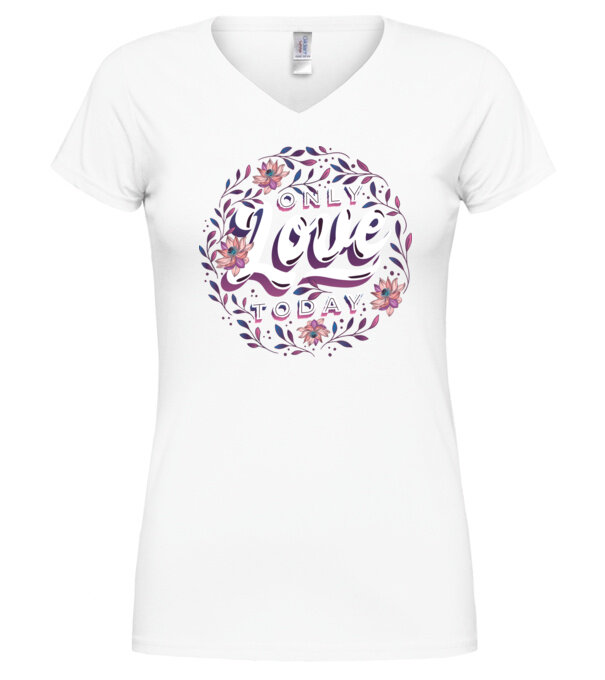  model  pe tricou