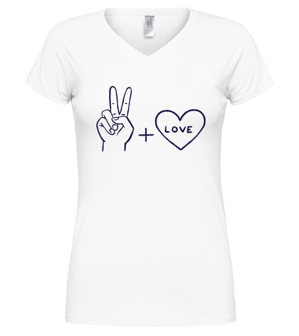  model  pe tricou