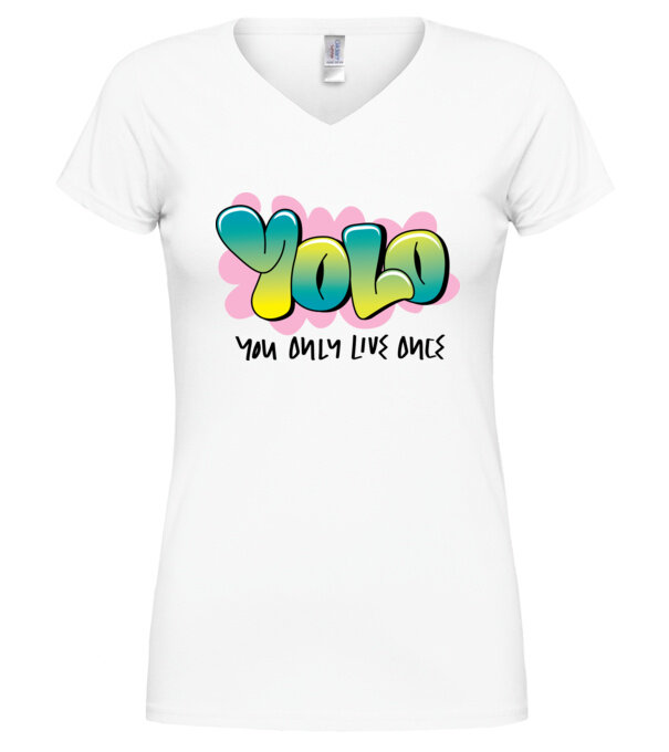  model  pe tricou