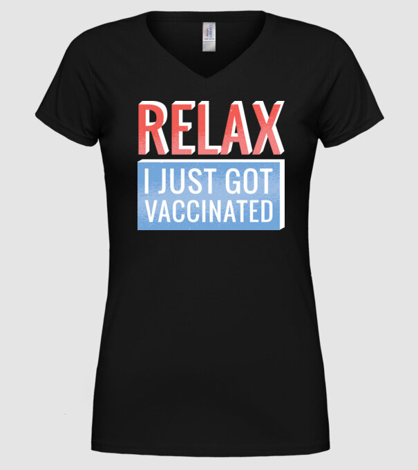 Fii calm, sunt vaccinat model negru pe tricou