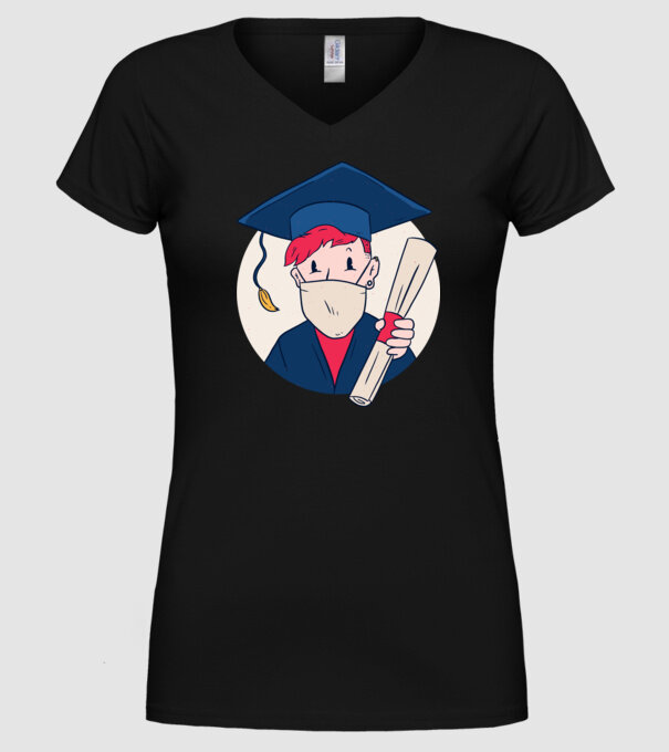model negru pe tricou