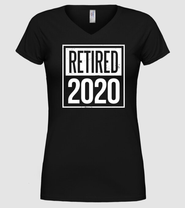 model negru pe tricou