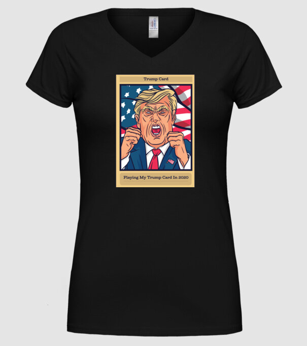 model negru pe tricou