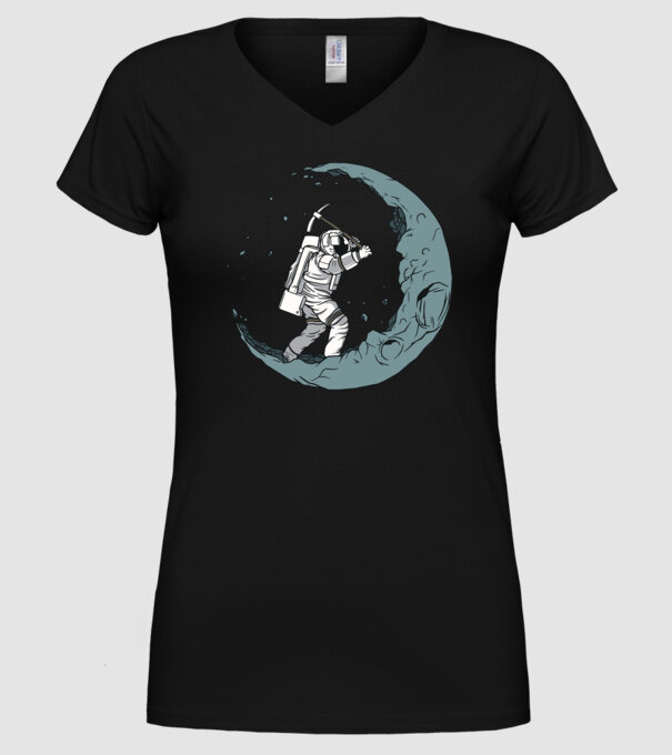 Astronaut pe Lună model negru pe tricou