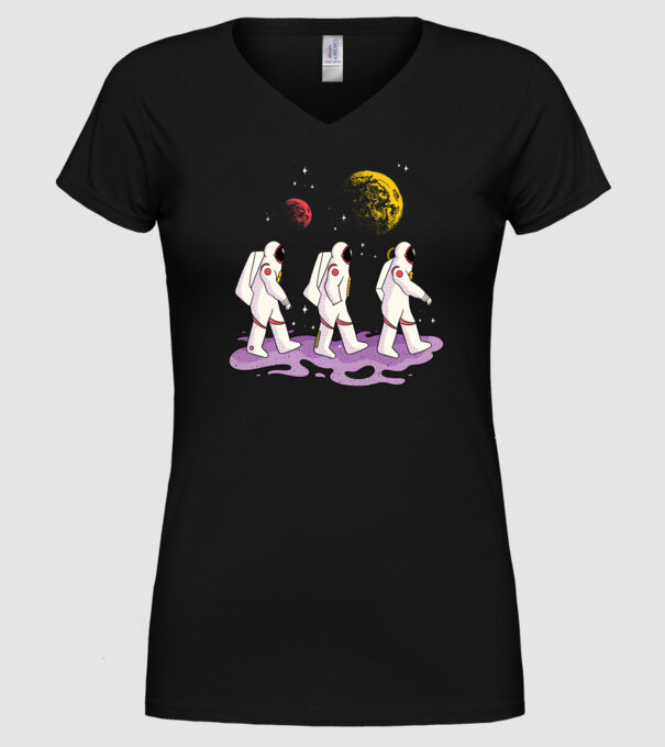 Plimbare Astronaut model negru pe tricou