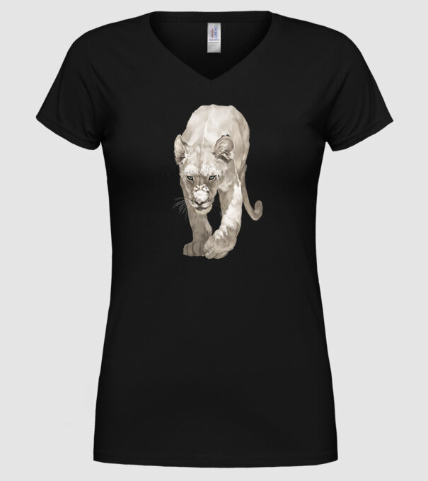 white lion model negru pe tricou