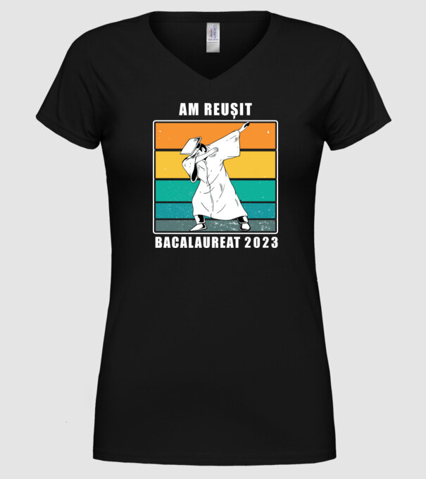Am reușit 2023 model negru pe tricou