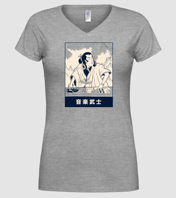 DJ Samurai model gri pe tricou