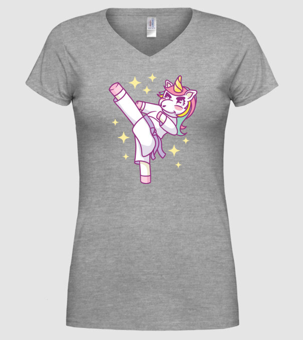 Karate unicorn model gri pe tricou