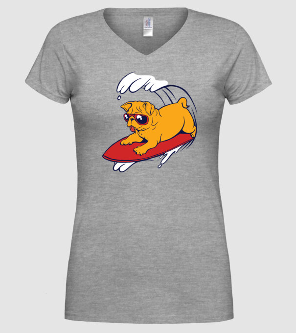 Mops Surf model gri pe tricou