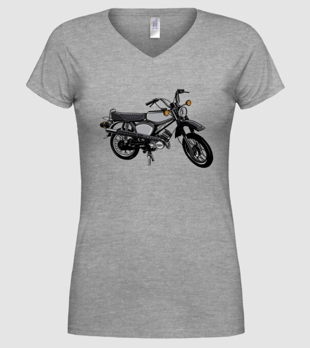Motocicletă model gri pe tricou