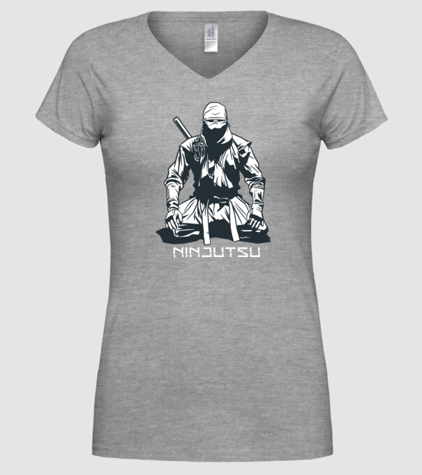 Ninja model gri pe tricou