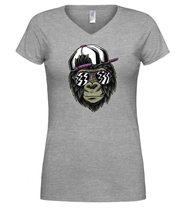  model  pe tricou