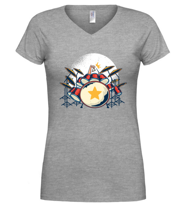  model  pe tricou