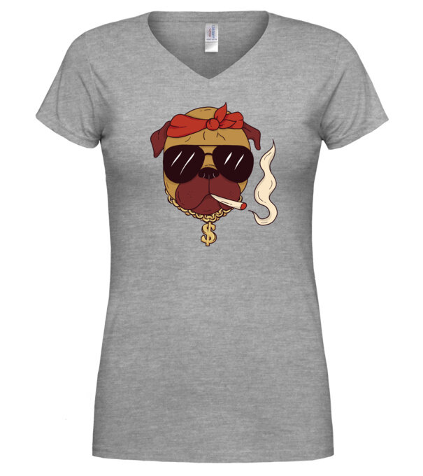  model  pe tricou