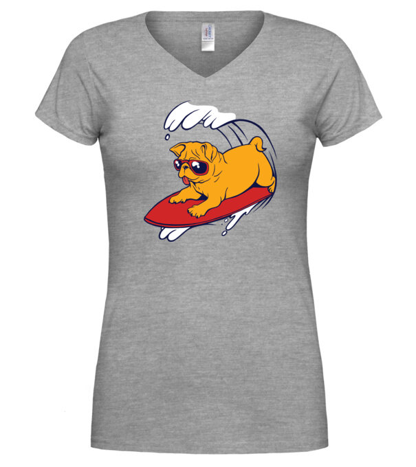  model  pe tricou