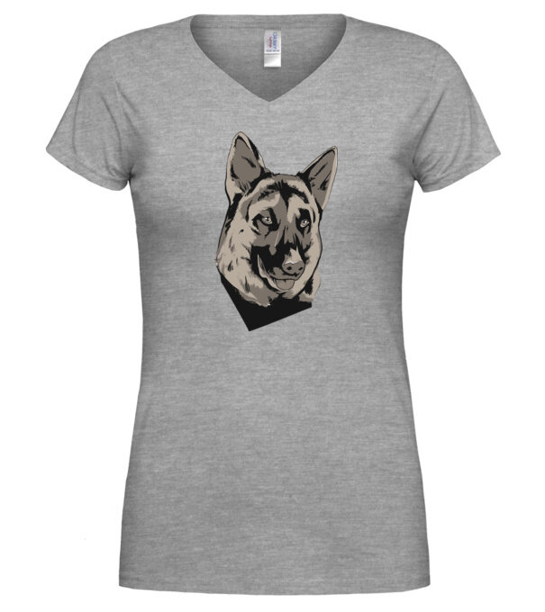  model  pe tricou