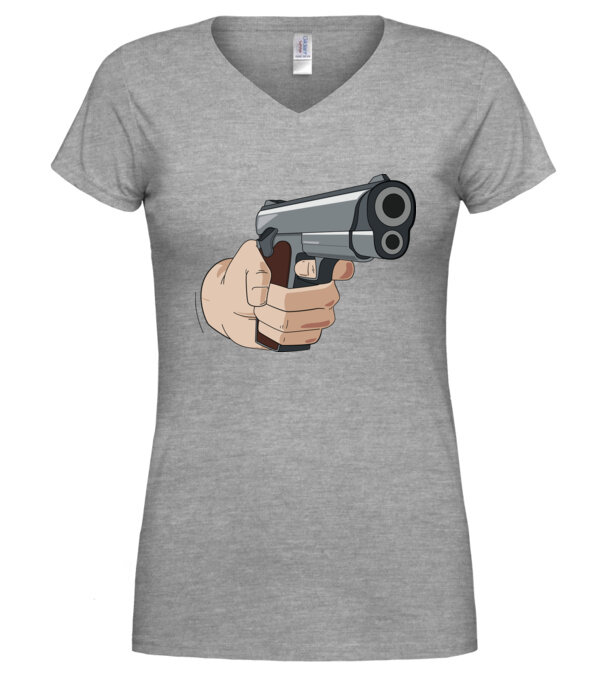  model  pe tricou