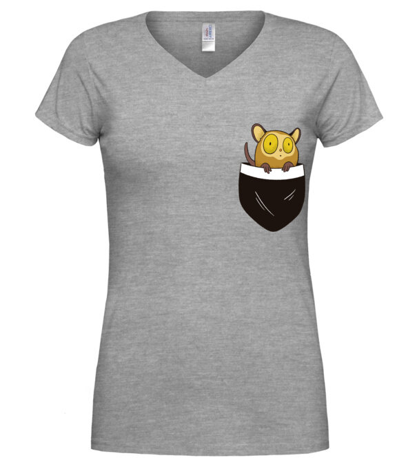  model  pe tricou