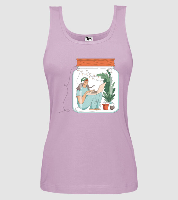 Fată Social Distancing model liliachiu pe tricou