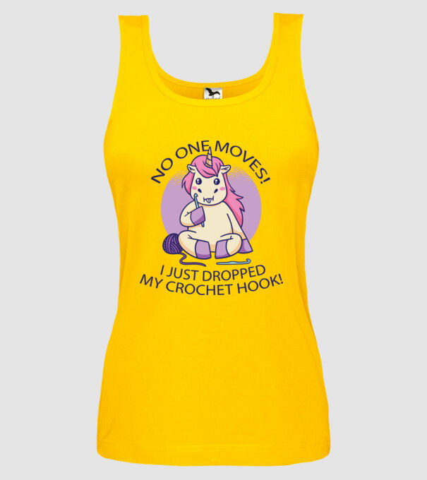 Nu mișcă nimeni, mi-a căzut acul de tricotat - Unicorn model galben pe tricou