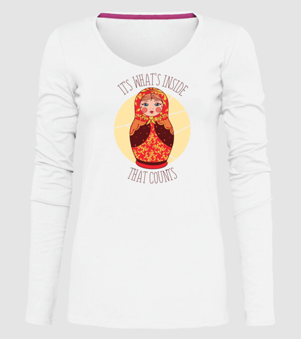 Interiorul contează - păpușă Mamushka model alb pe tricou