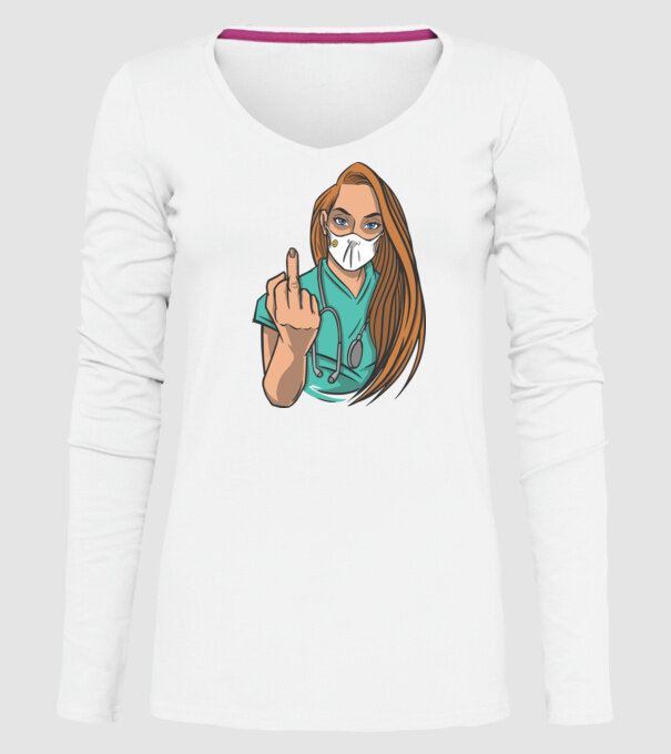 Asistentă medicală arată degetul model alb pe tricou