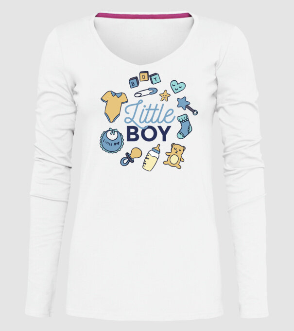 Băiețel model alb pe tricou