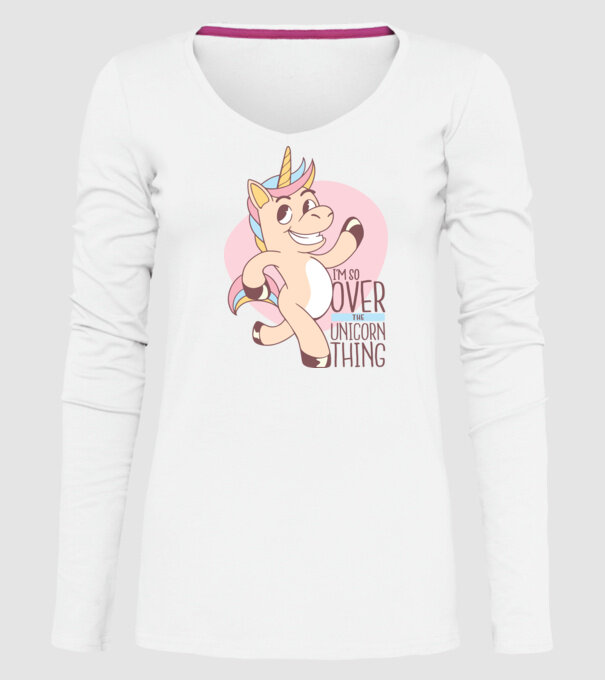 Am trecut de mult peste perioada de Unicorn model alb pe tricou