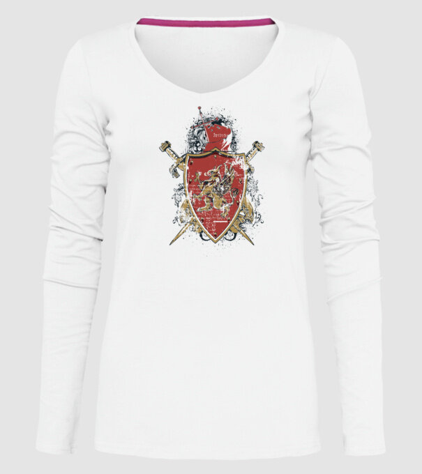 Scut model alb pe tricou