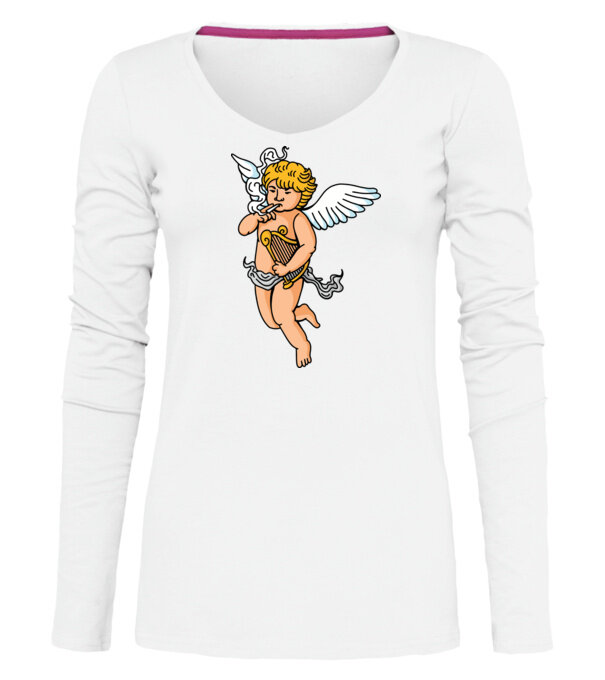  model  pe tricou