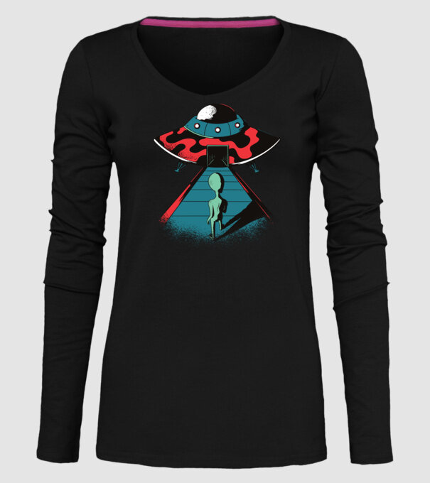Alien Ufo model negru pe tricou